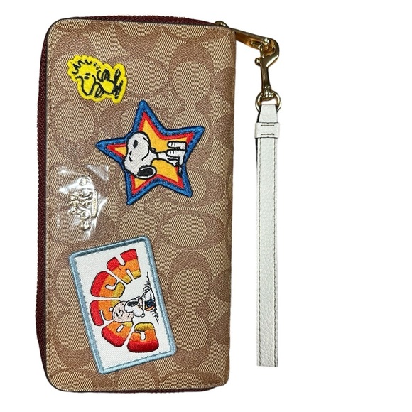 NEW Coach X Peanuts Long Zip Around Wallet In Signature Canvas Varsity Patches - Picture 10 of 15